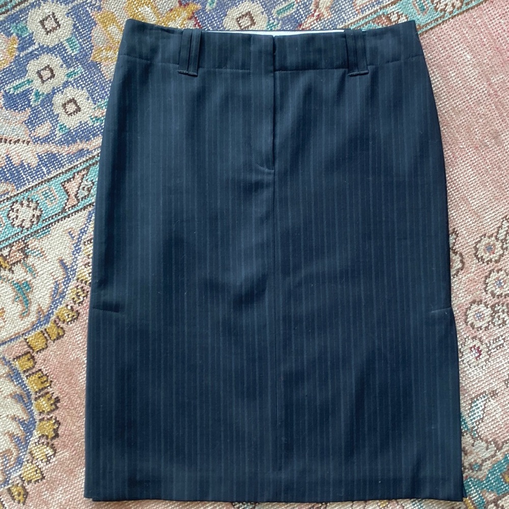 BGBG Sz 4 Black Pinstripe Skirt